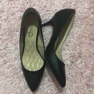 Black pumps shoes